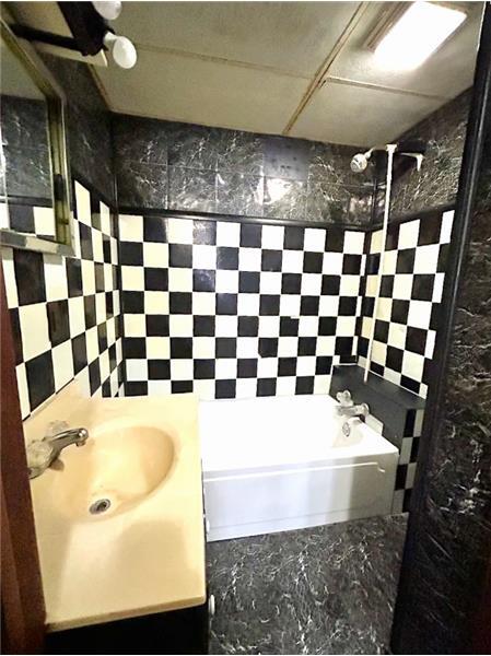 Building Photo - 214 W Warren St