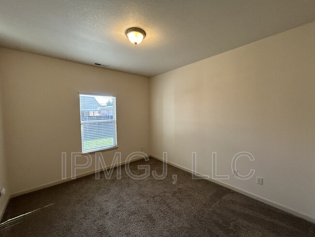 Building Photo - 3167 Glenn Everet Ct