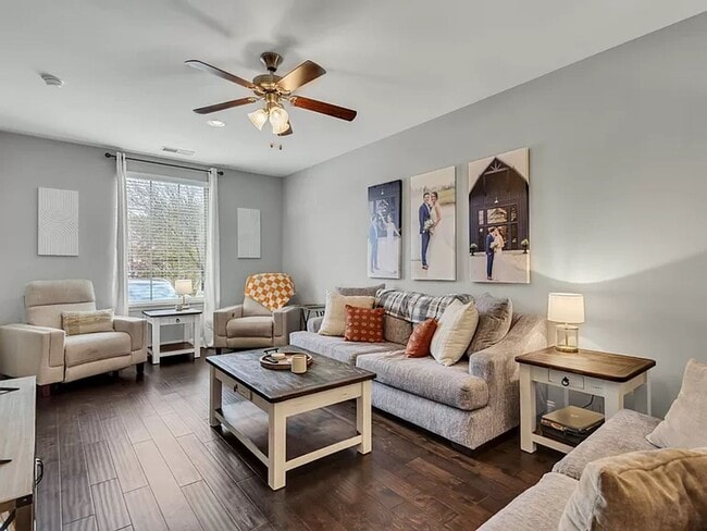 Building Photo - Luxury Bellevue Townhome in Harpeth Park