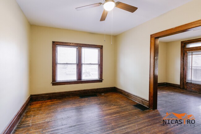 Building Photo - 1640 Indianola Ave