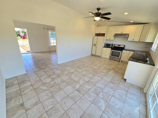 Building Photo - 14494 Cambridge St