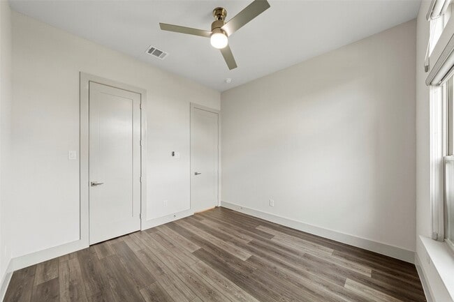Building Photo - 2089 Abela Dr
