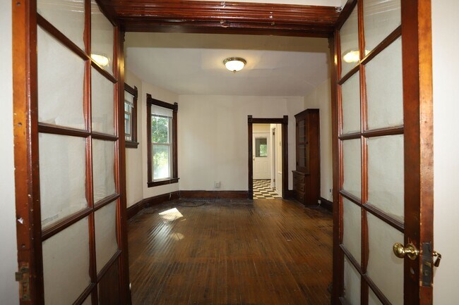 Front Room - 414 S Mills St