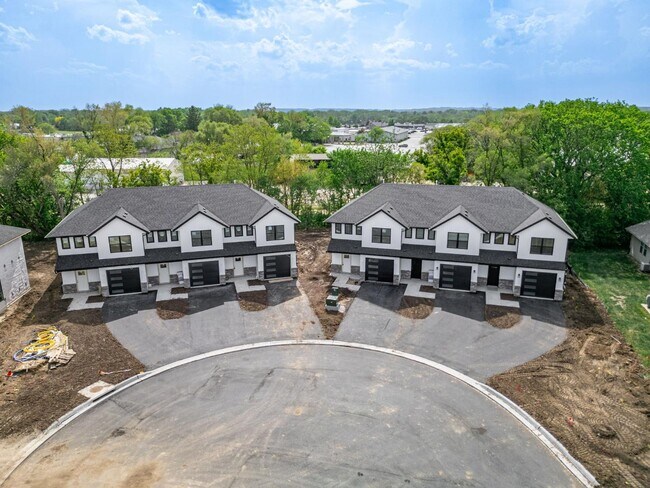 Building Photo - 11586 Willowbrook Rd
