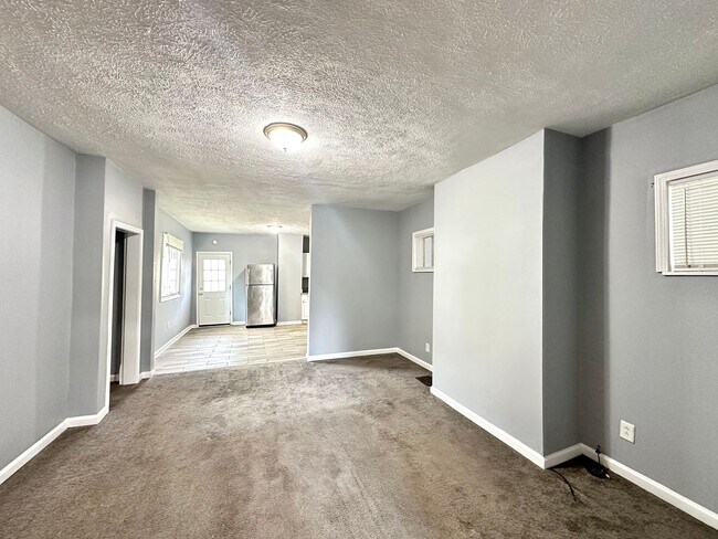 Building Photo - 212 8th St