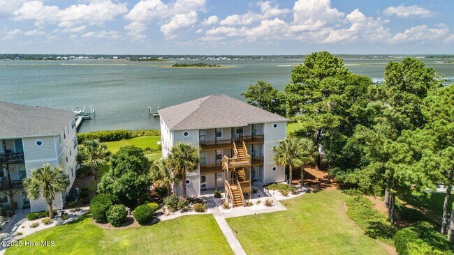 Building Photo - 8632 Sound Dr