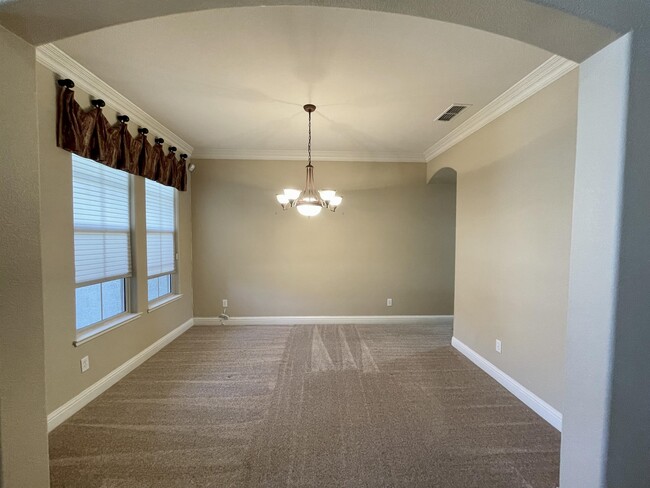 Building Photo - 9772 Ellsmere Way
