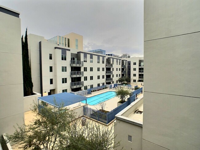 Building Photo - Huge 2 Bedroom/2 Bath Condo at Park Townsend in Downtown San Jose