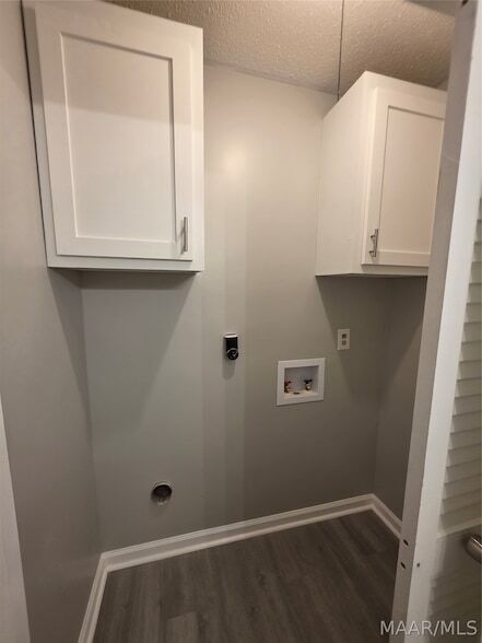 Building Photo - 744 Ledyard Pl
