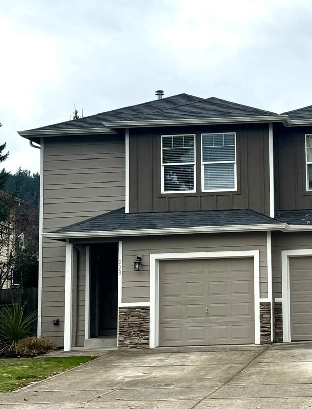 Building Photo - 223 Pioneer Dr