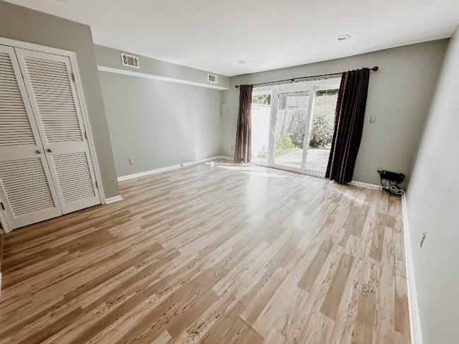 Building Photo - 8317 Kingsgate Rd