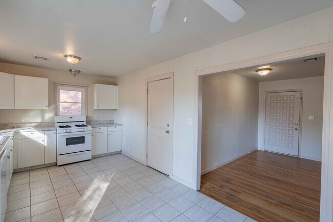 Building Photo - 3710 W 44th St