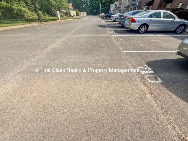 Building Photo - 710 Tavern Ct