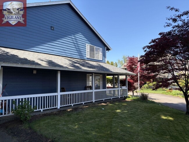 Building Photo - Ideal 4 bedroom home