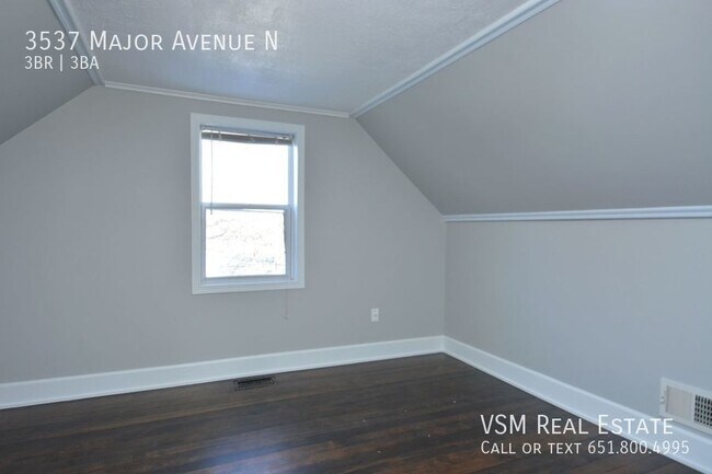 Building Photo - JUST REMODELED - 3 Bed 3 Bath Home Availab...