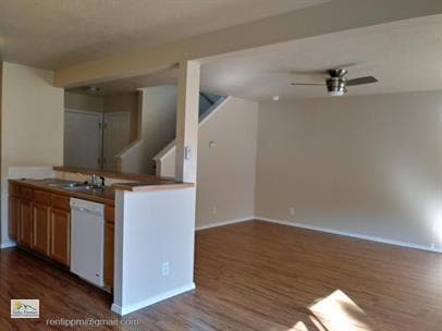 Building Photo - 2200 S Phillippi St