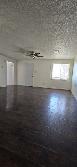 Building Photo - 212 S 93rd Ave