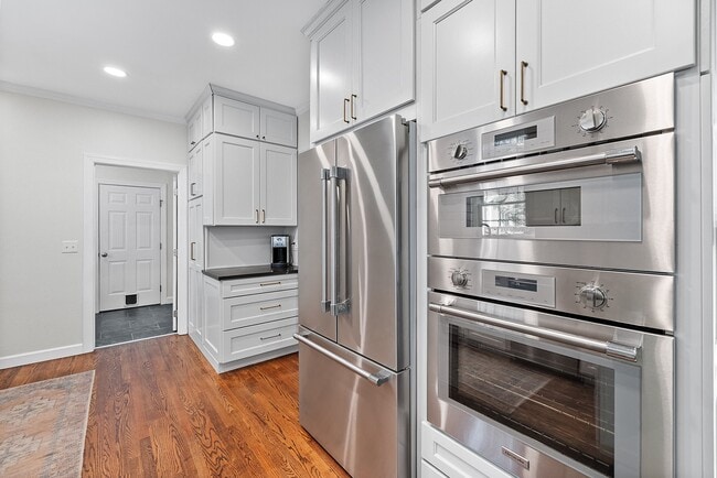 Building Photo - 105 Silverado Trail