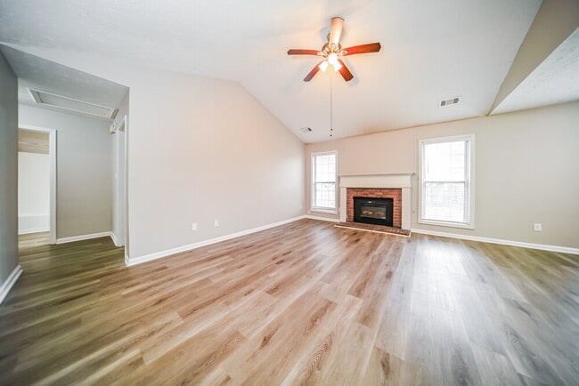 Building Photo - 260 Landing Dr