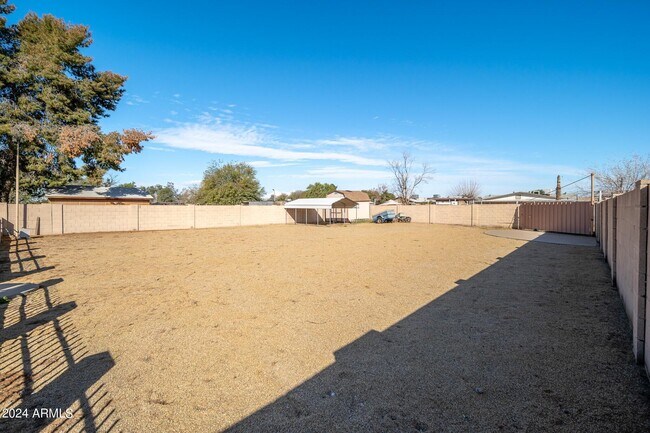 Building Photo - 6610 W McKinley St