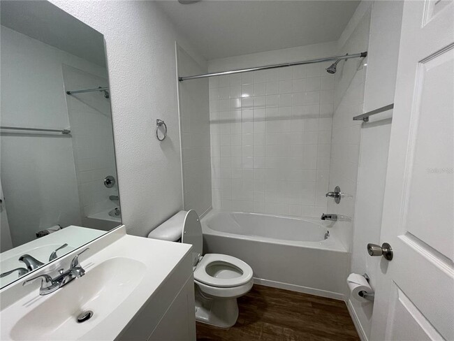 Building Photo - 613 Eden Dr