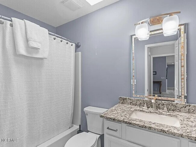 Building Photo - 11 Court 8 NW Dr