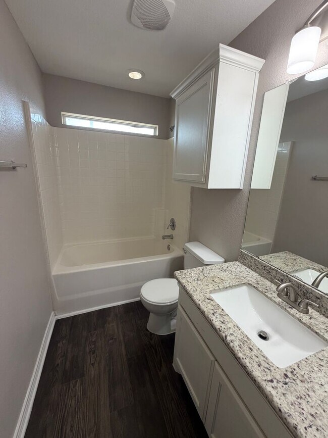 Building Photo - 2531 Pascal Ct