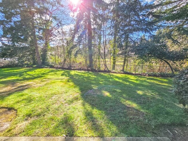 Building Photo - 13801 Old Redmond Rd