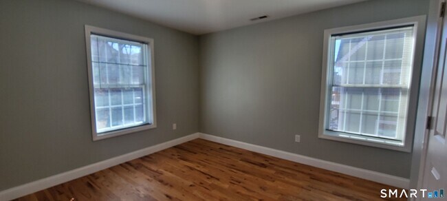 Building Photo - 537 Winchester Ave
