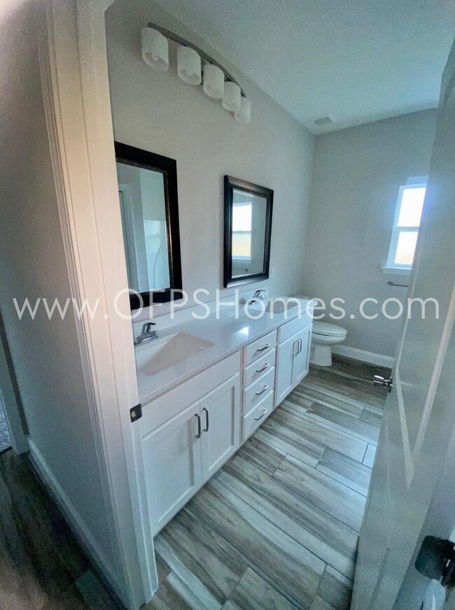 Building Photo - 519 Friendship Rd