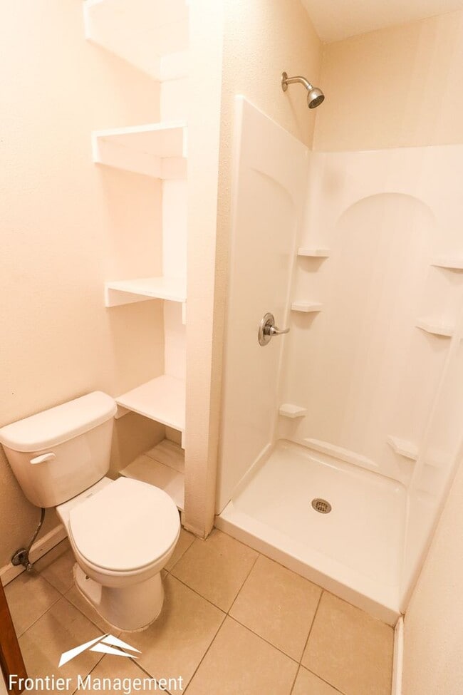 Building Photo - 1001 Osage St