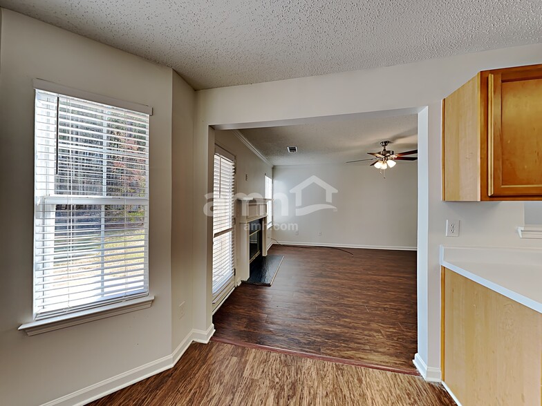 Building Photo - 227 Penny Ln