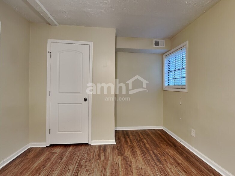 Building Photo - 3182 Fireplace Trl