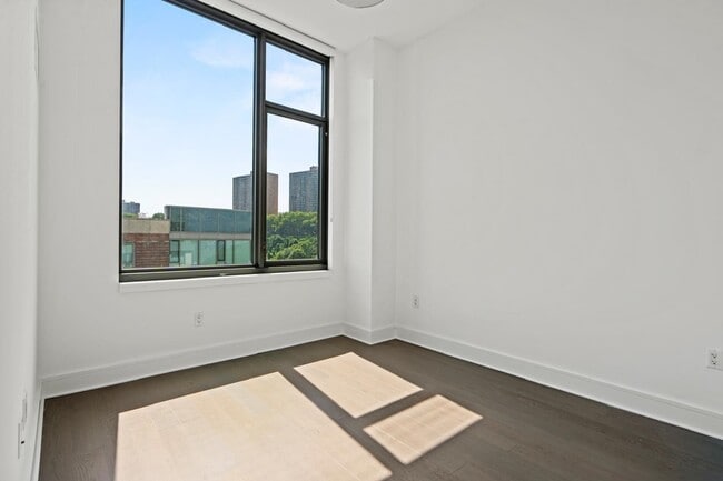 Building Photo - 9 Ave at Port Imperial