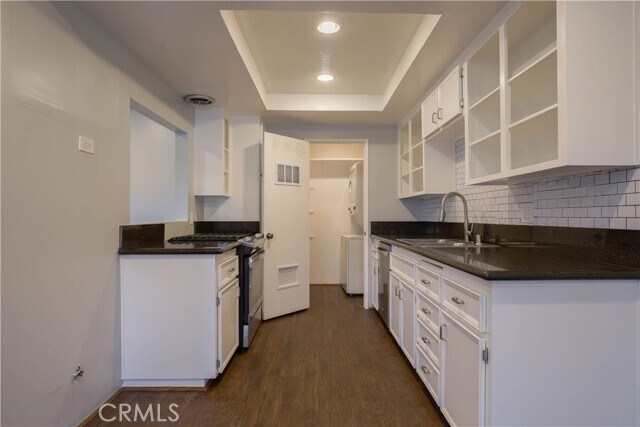 Building Photo - 7750 Bolsa Ave