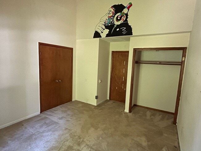 Building Photo - 4 Bed | 2 Bath Townhouse near NCSU - MOVE ...