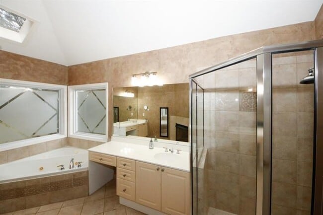 Building Photo - 1354 Brookhaven Village Cir NE