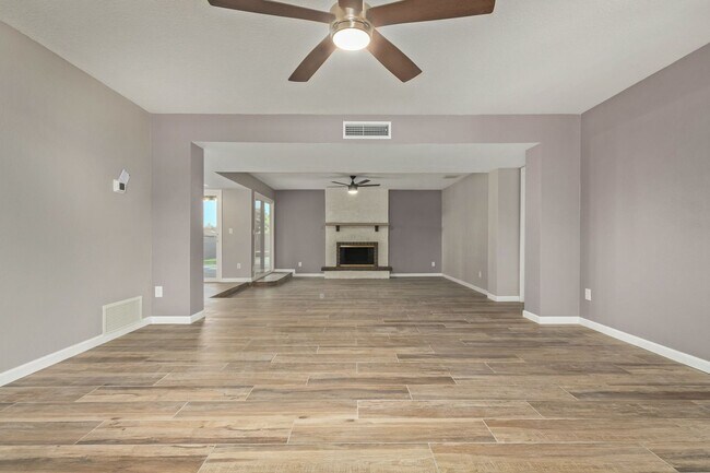 Building Photo - Central & Thunderbird 3 bdrm 2 bath Home w...