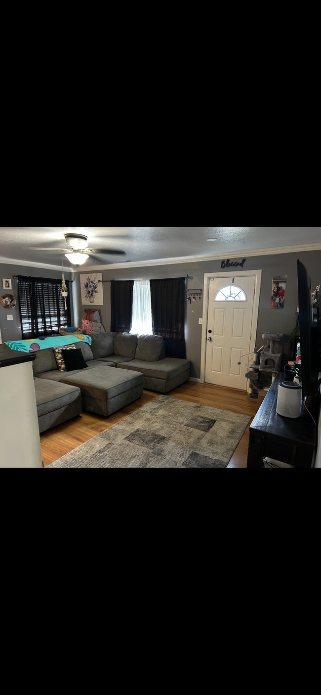 Building Photo - 3039 Wedgewood Dr