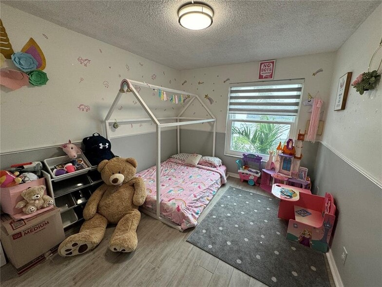 Building Photo - 4028 SW 67th Ter