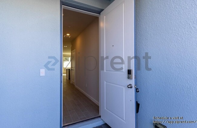 Building Photo - 458 Salisbury Cir