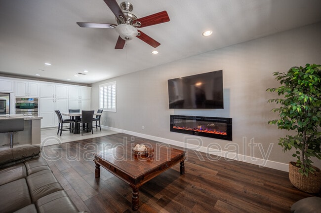 Building Photo - 11112 Pine Greens Ct