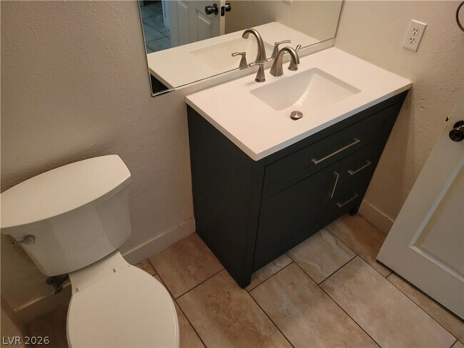Building Photo - 2117 Echo Bay