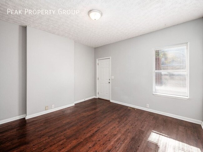 Building Photo - 421 E Mithoff St