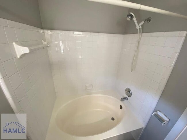 Building Photo - 2356 Rowe St