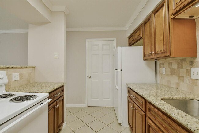 Building Photo - 3 Magnolia Ln