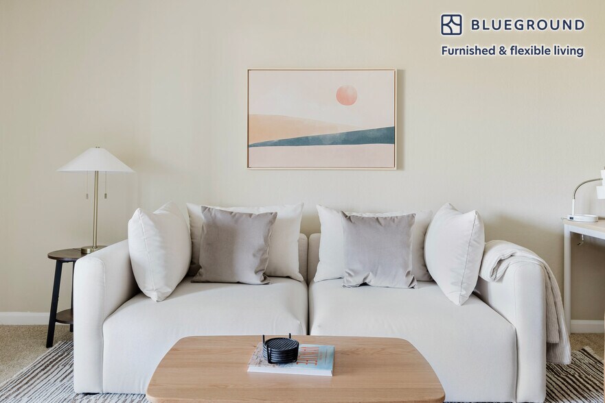 Building Photo - 600 Edgewater Blvd