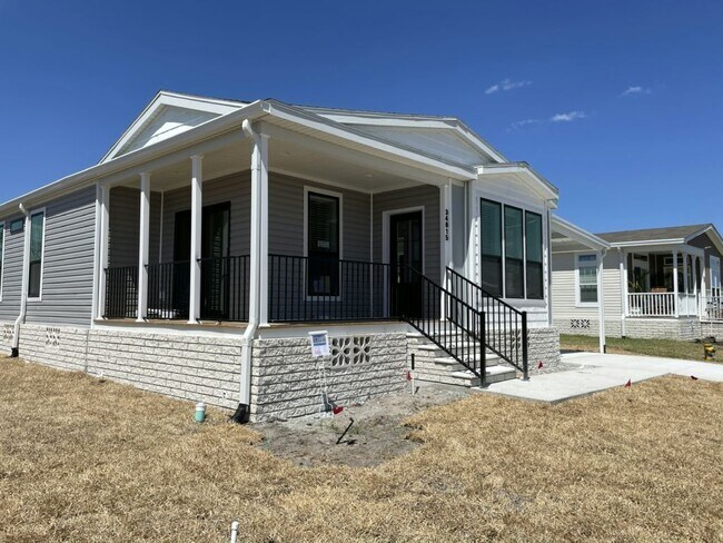 Building Photo - 34815 Silver King Dr