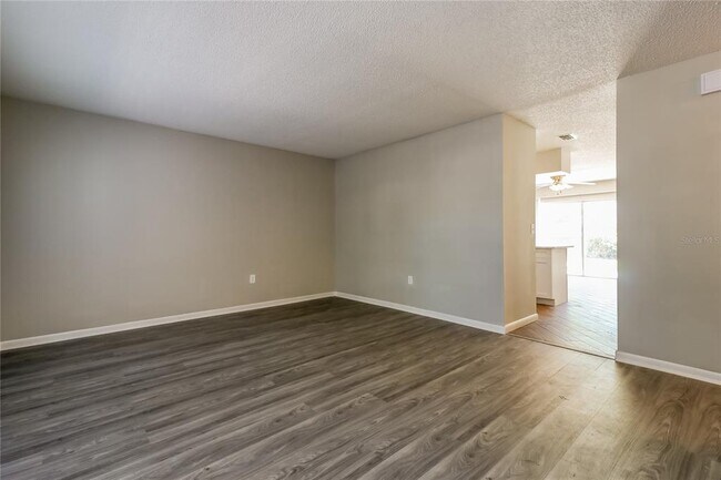 Building Photo - 2289 Crystalview Ct
