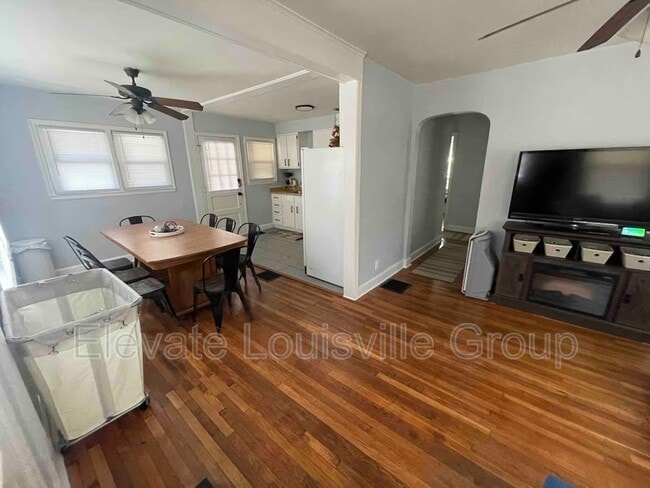 Building Photo - 3320 Oleanda Ave